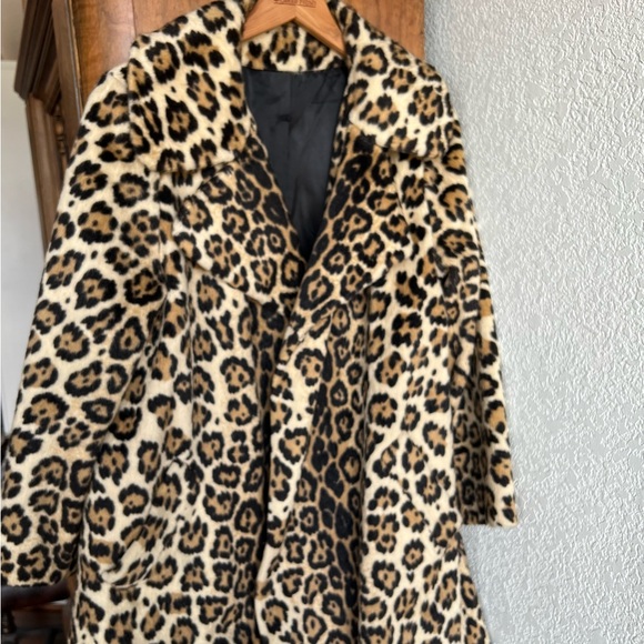 Vintage Safari Styled by Fairmoor 60’s Leopard Animal Print Faux Fur Coat! - Picture 1 of 16